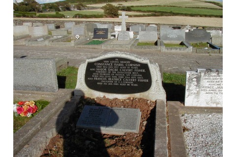 New black granite plaque on the face of the existing pitched granite memorial (2)
